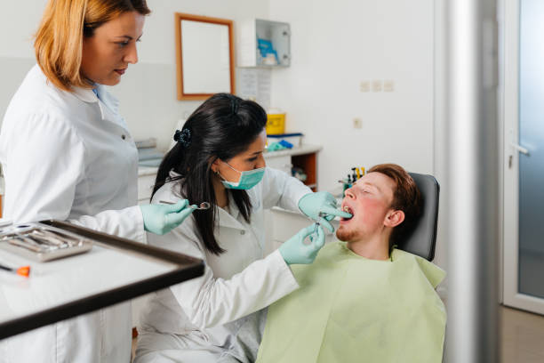 Best Cracked Tooth Emergency Dentist  in Fayette, IA